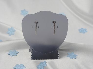 Elegantní postříbřené náušnice s krystalem